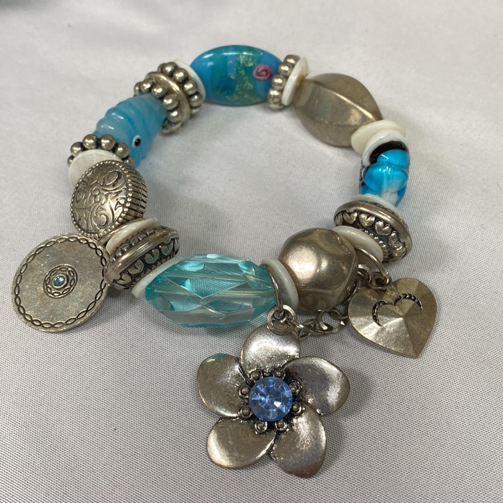 Pretty group of 9 bracelets various styles and shades of blue - Picture 7 of 8